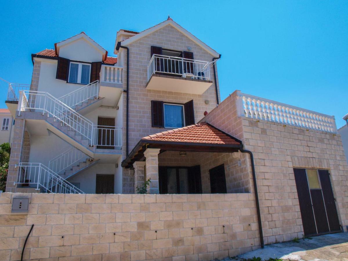Apartments Vukovic 포스티라 외부 사진